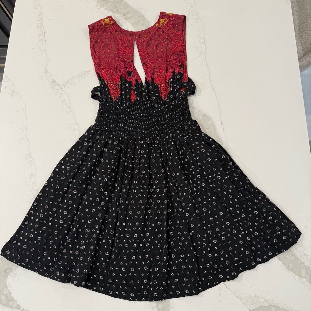 Free People Walking Through My Dreams Mini Dress Women’s Medium Black/Red Floral - Picture 10 of 12